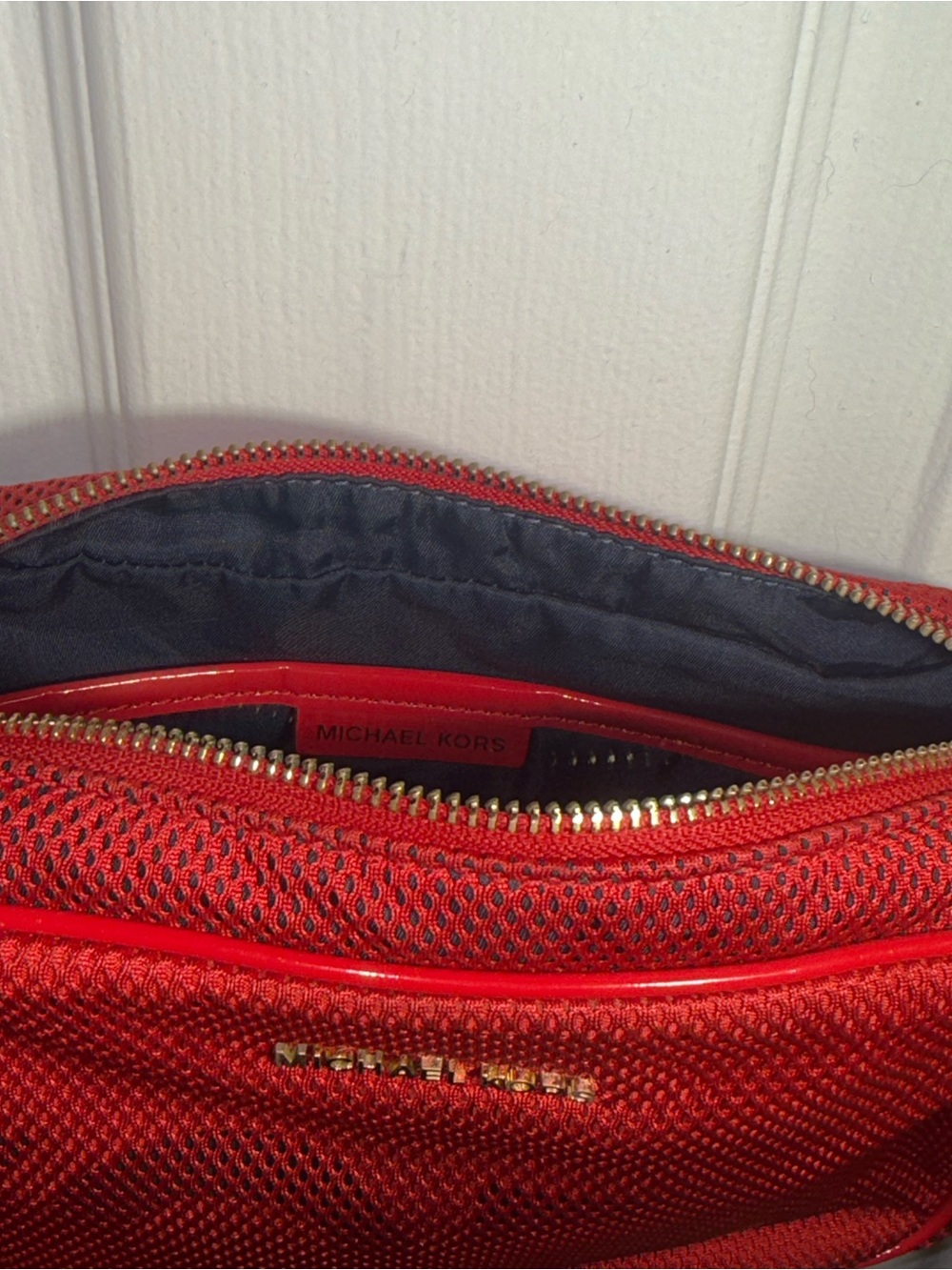 Michael Kors Red Mesh Camera Crossbody Bag Logo Strap Gold Tone - Picture 8 of 12